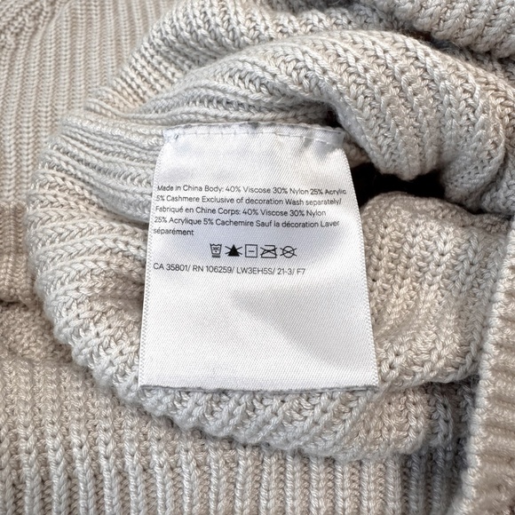 Lululemon | Ribbed Turtleneck Sweater | XS | Grey | Minimalist | Casual | Cozy - Picture 10 of 16